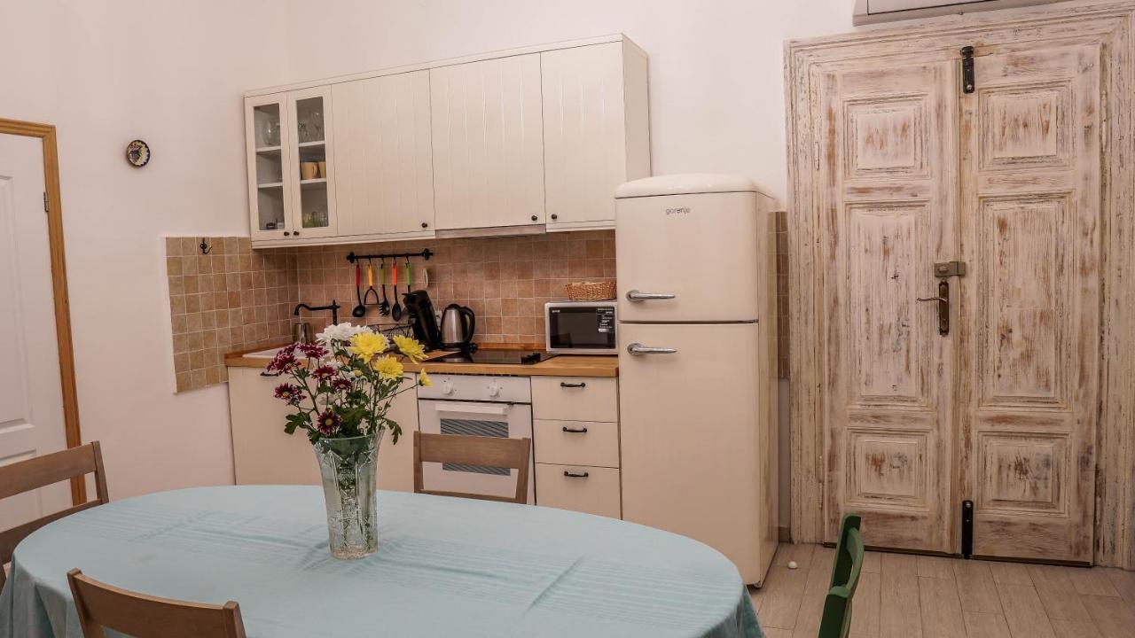 Cote Ensoleille Apartment พูลา ภายนอก รูปภาพ